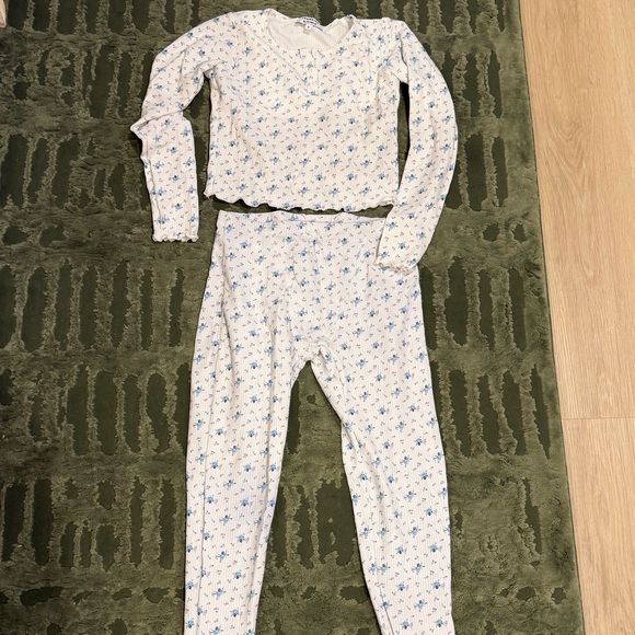 Frankie's Bikinis White and Blue Floral Waffle Set